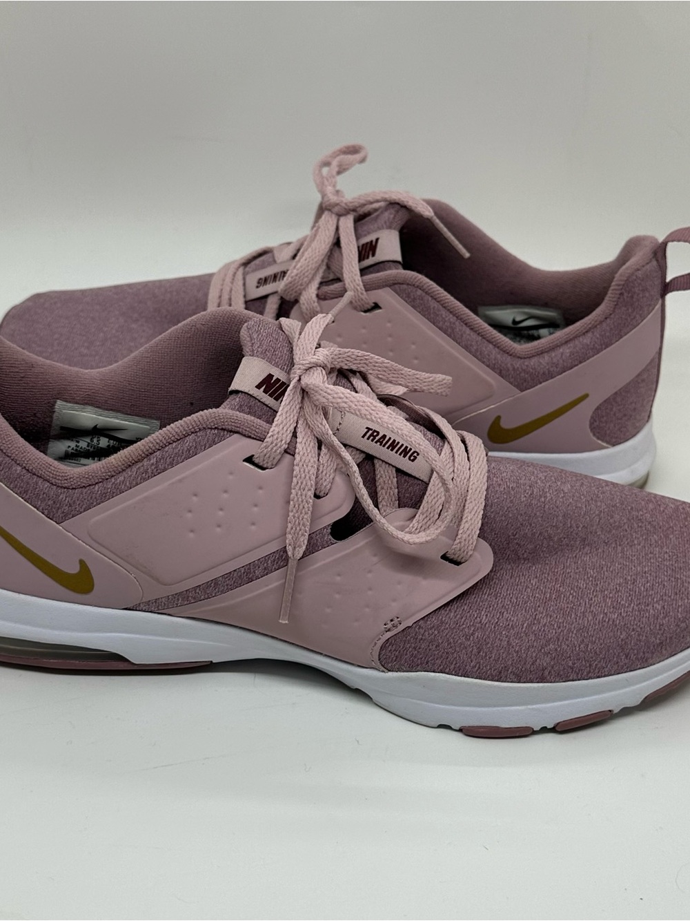 Nike Air Bella TR Womens 9 Pink Mauve Training Shoes Sneakers BV9968